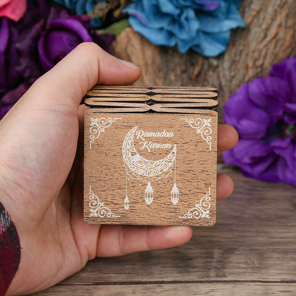 Hilal ve Kandi Mini Ahşap Kutu & Mini Kur'an-ı Kerim Pembe (8x7cm)