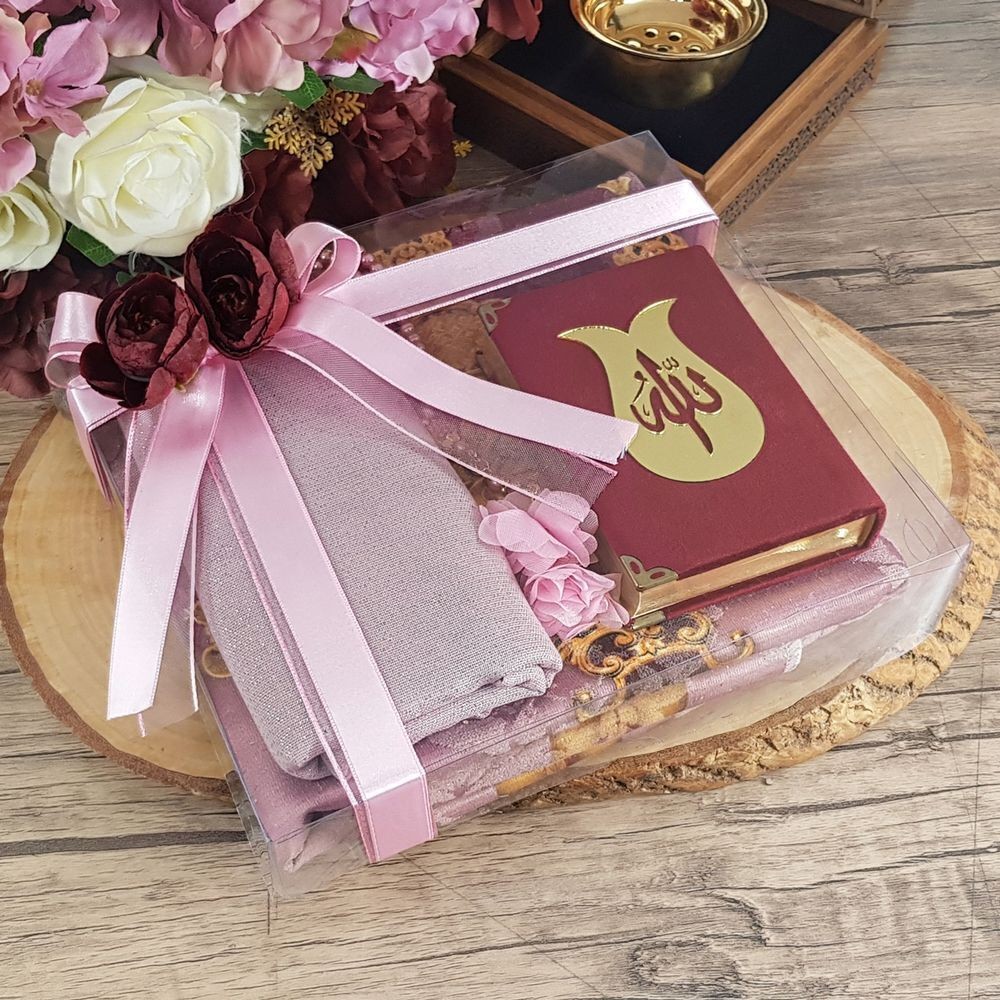 Hediyelik Seccade, Kadife Kur'an-ı Kerim, İnci Tesbih, Şal, Süslemeli Asetat Kutulu (26×23) Set