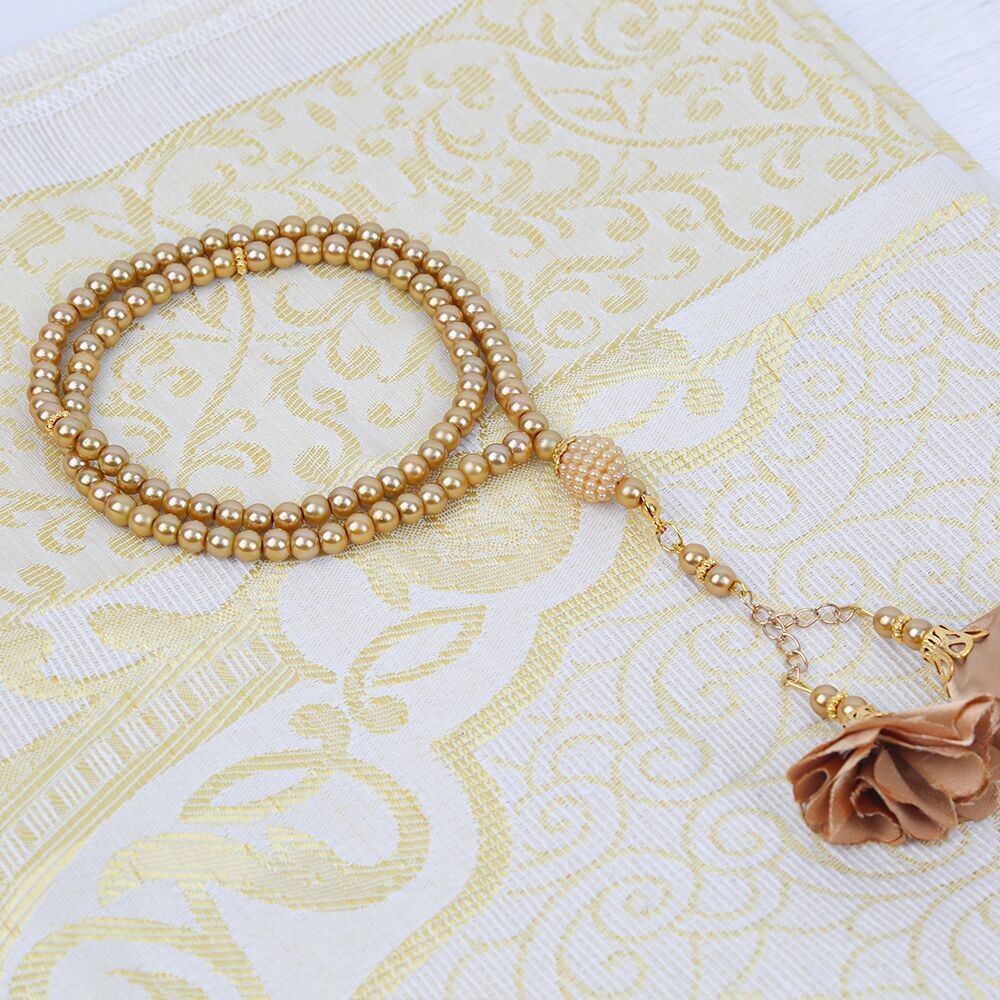 Hediyelik İpek Nur Tafta Seccade Gold & Güllü İnci Tesbih 8 mm Gold(18*25cm 250gr)