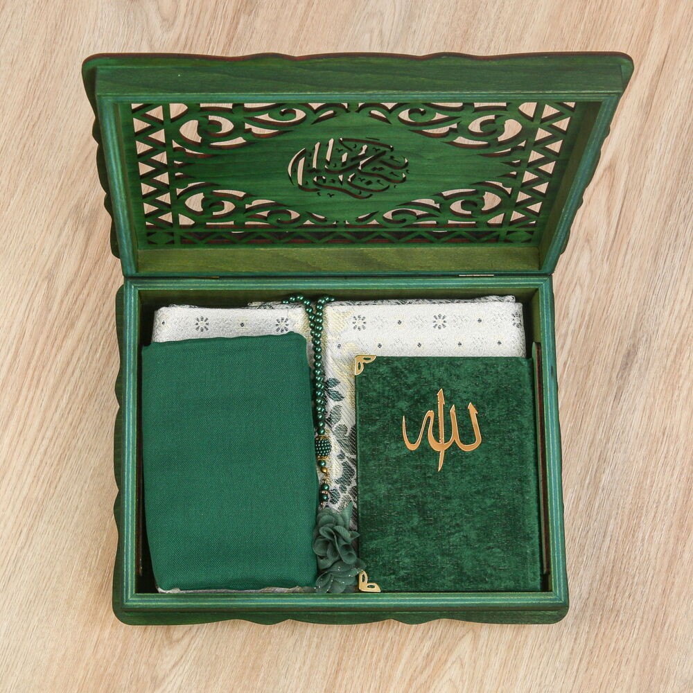 Hediyelik Ahşap Lüks Kutu & Pamuklu Yeşil Şal & İnci Taşlı Tesbih & Kadife Yasin &İsme Özel Lüks Seccade Seti-Yeşil