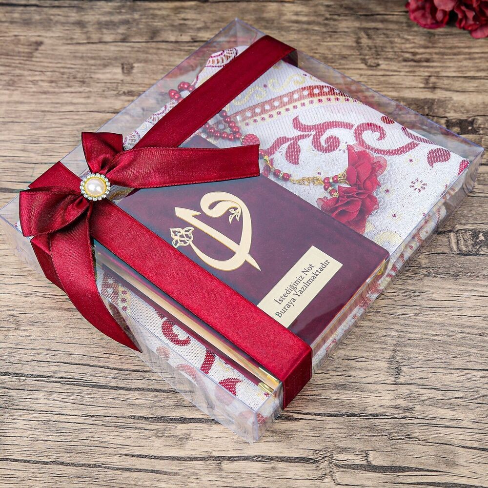 Hediyelik Kadife Kaplı Kur'an-ı Kerim, Seccade, İnci Tesbih, Asetat Kutulu (26×23) Set