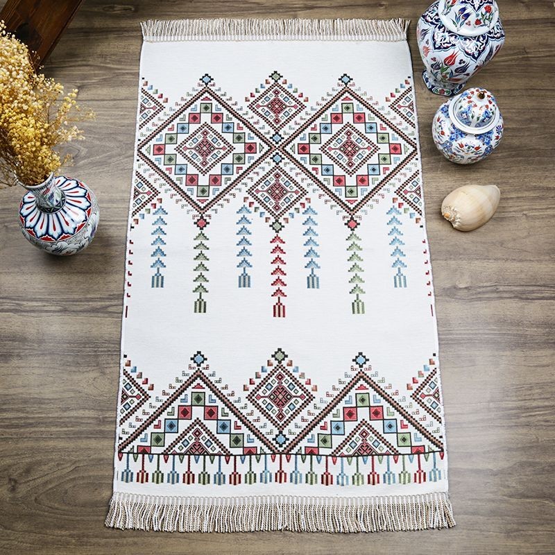 Hediyelik Geleneksel Motifli Seccade Beyaz