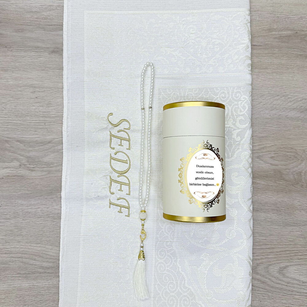 Hediyelik İsme Özel Seccade (68x110 Cm) ,İnci Tesbih , 99 lu Tesbih, Silindir Seti - Krem