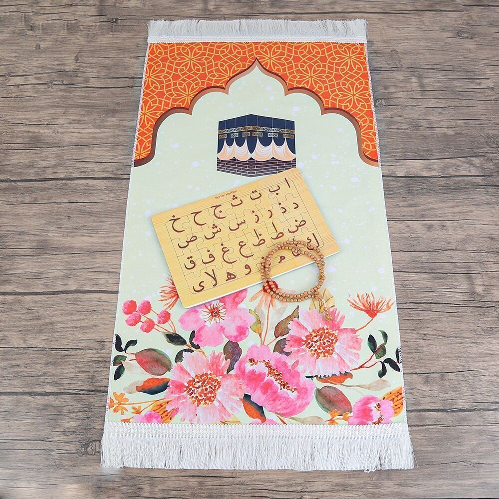 İsme Özel Çocuk Seccadesi 45*82 cm Kabe Turuncu & Kokulu Gül İşlemeli Tesbih Gold & Kur'an Harfleri Puzzle