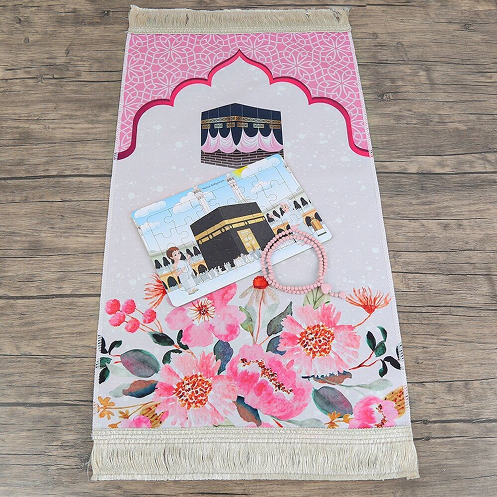 Çocuk Seccadesi Kabe Pembe & Kokulu Kalp İşlemeli Tesbih Bebek Pembesi & Hacca Gidiyorum Puzzle