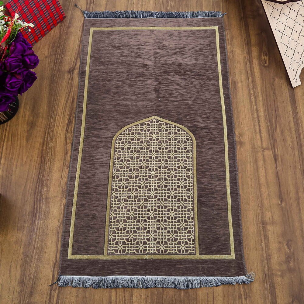 Selçuklu Desenli Lüks Şönil Seccade Kahverengi (66x120 cm) 520 gr
