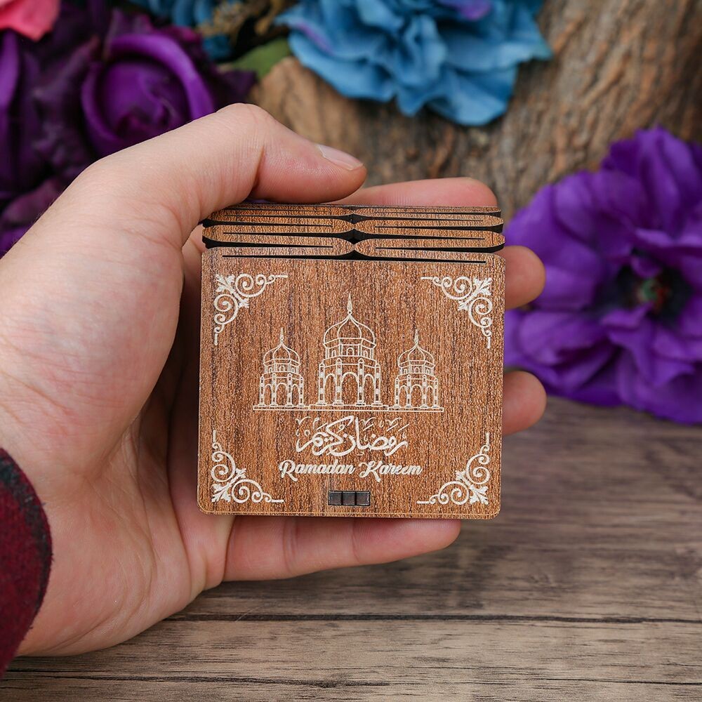 Ramazan Kerim Mini Ahşap Kutu & Mini Kur'an-ı Kerim Kırmızı (8x7cm)