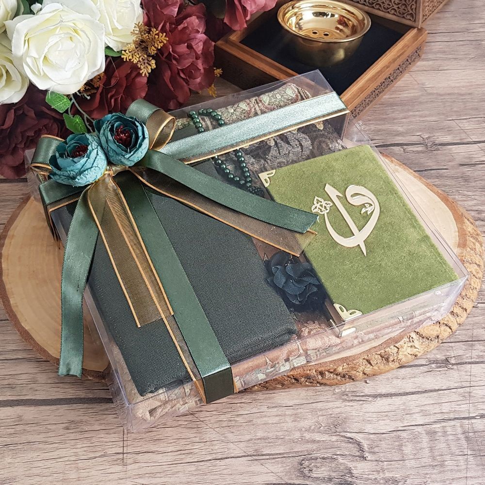 Hediyelik Seccade, Kadife Kur'an-ı Kerim, İnci Tesbih, Şal, Süslemeli Asetat Kutulu (26×23) Set