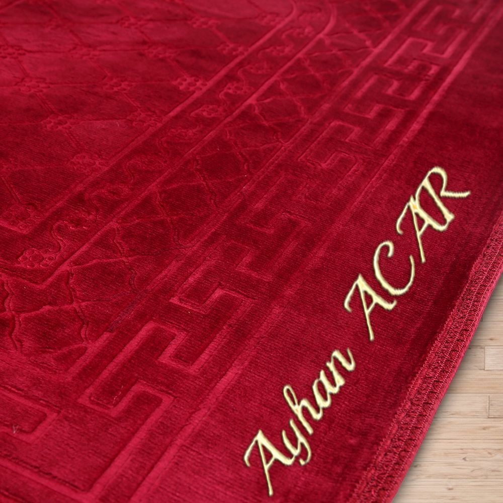 İsminizi Seccadeye Yazıyoruz Soft Yumuşak Kadife Peluş Seccade Bordo 80 x 120 cm - 1100 gr