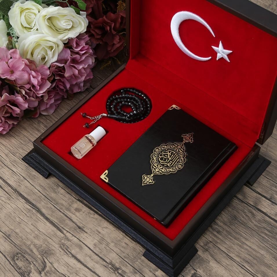 Hediyelik Ahşap Kutulu Kur'an-ı Kerim (Çanta Boy 12*16) Mühürlü, Esans, Tesbihli Set
