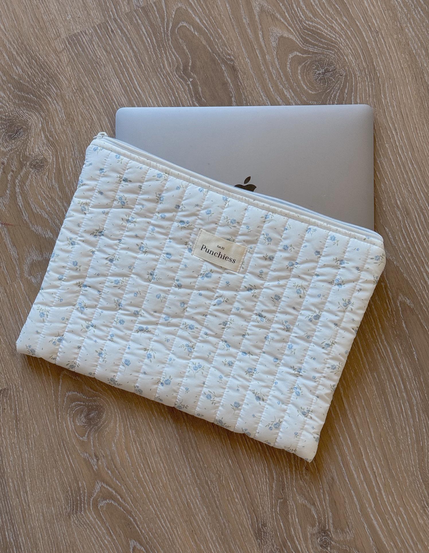 Blue Meadow Laptop Tablet Kılıfı