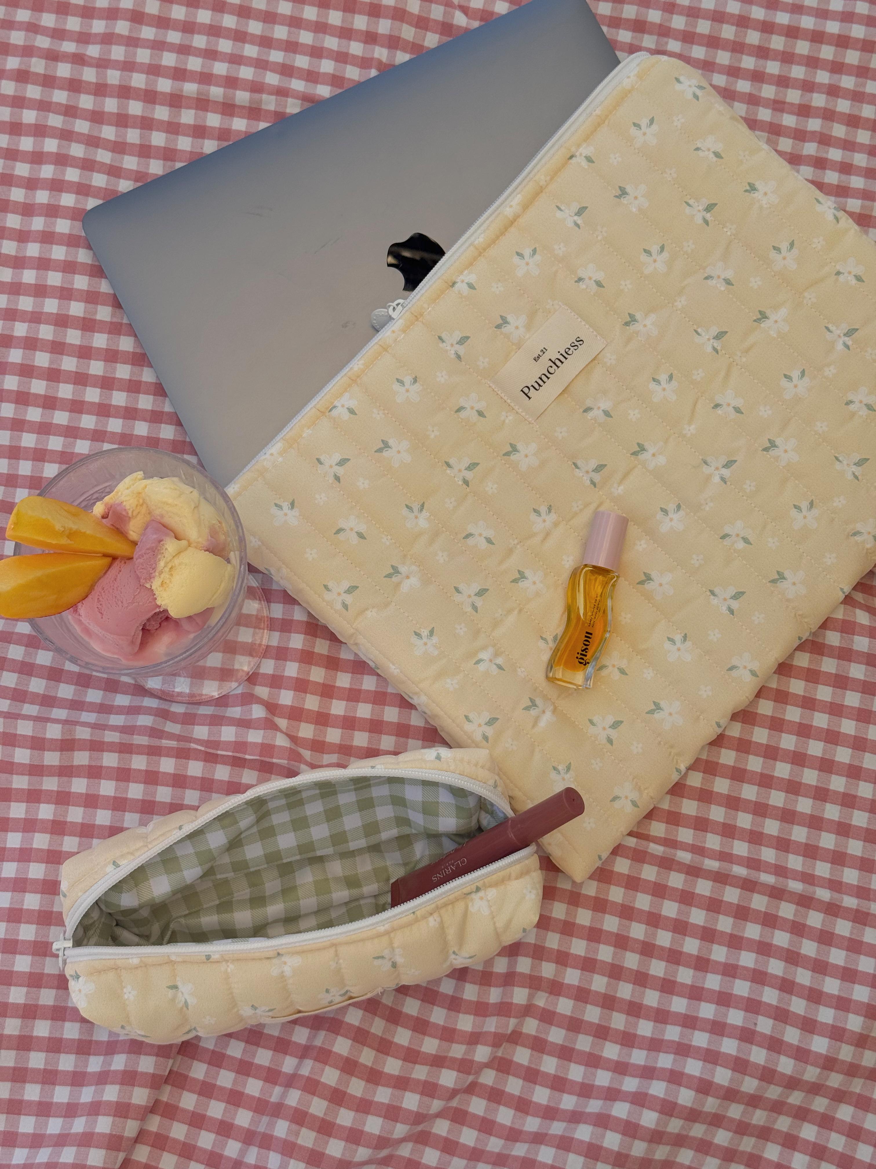 Buttercream Blossom Laptop Tablet Kılıfı