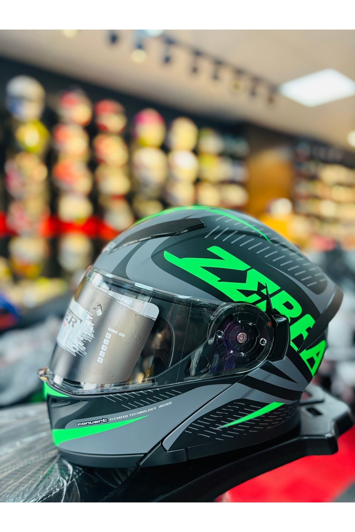 FAZER ZEBRA FLOUROSAN GREEN ÇENE AÇILIR GÜNEŞ VİZÖRLÜ MOTOSİKLET KASKI