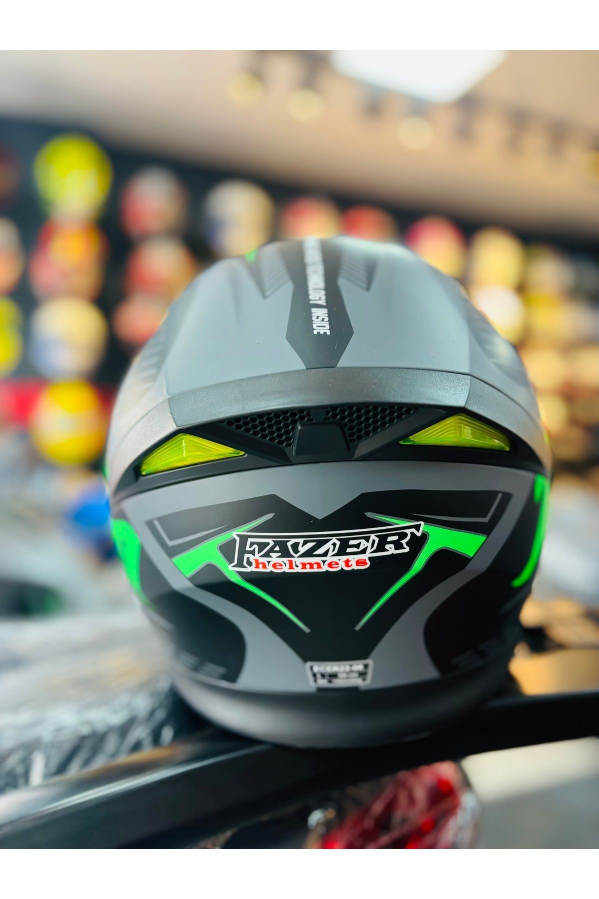 FAZER ZEBRA FLOUROSAN GREEN ÇENE AÇILIR GÜNEŞ VİZÖRLÜ MOTOSİKLET KASKI