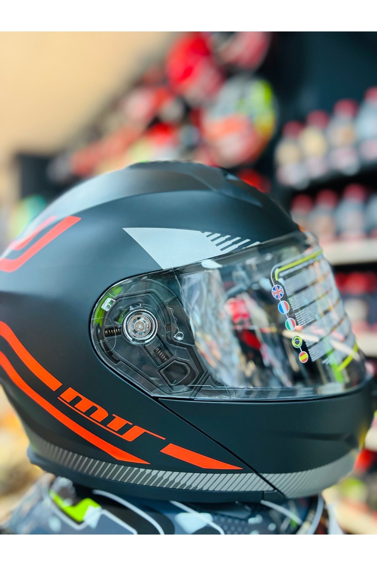 966 WX20 RED ÇENE AÇILIR GÜNEŞ VİZÖRLÜ MOTOSİKLET KASKI (SİYAH- KIRMIZI)