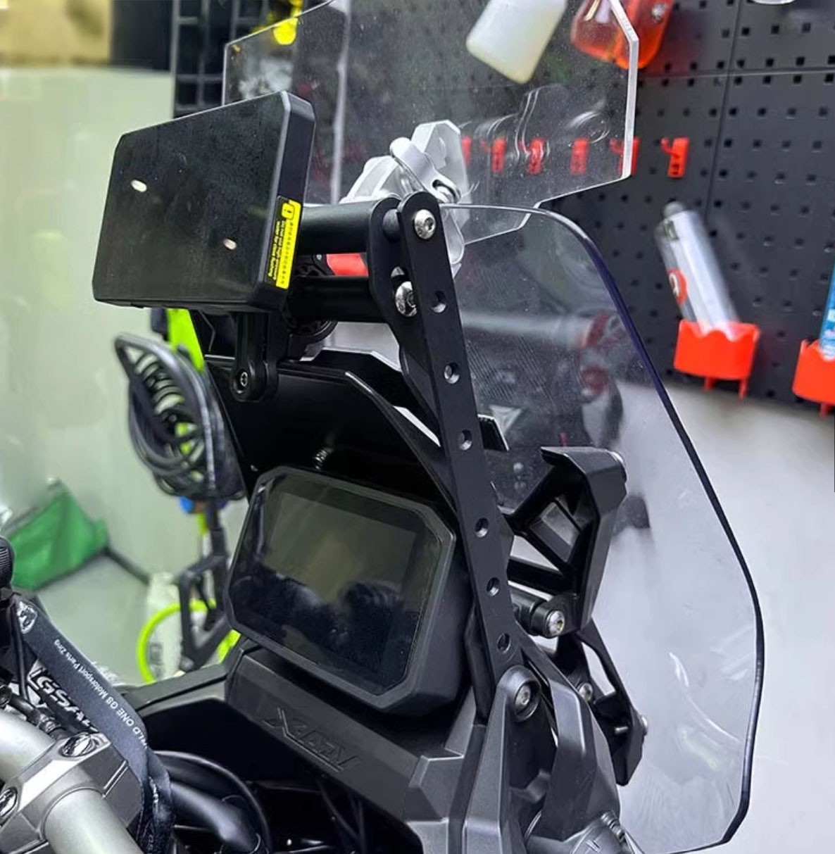 Honda X-ADV 750 İçin Telefon - Navigasyon - GPS Tutucu Bar Navigasyon Bar Telefon Tutucu