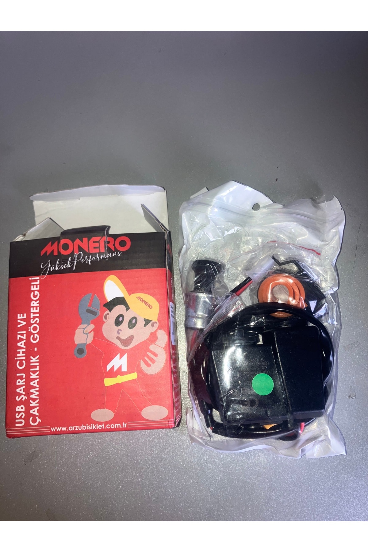 Motosiklet Usb Şarj Cihazı Ve Çakmaklık - Göstergeli