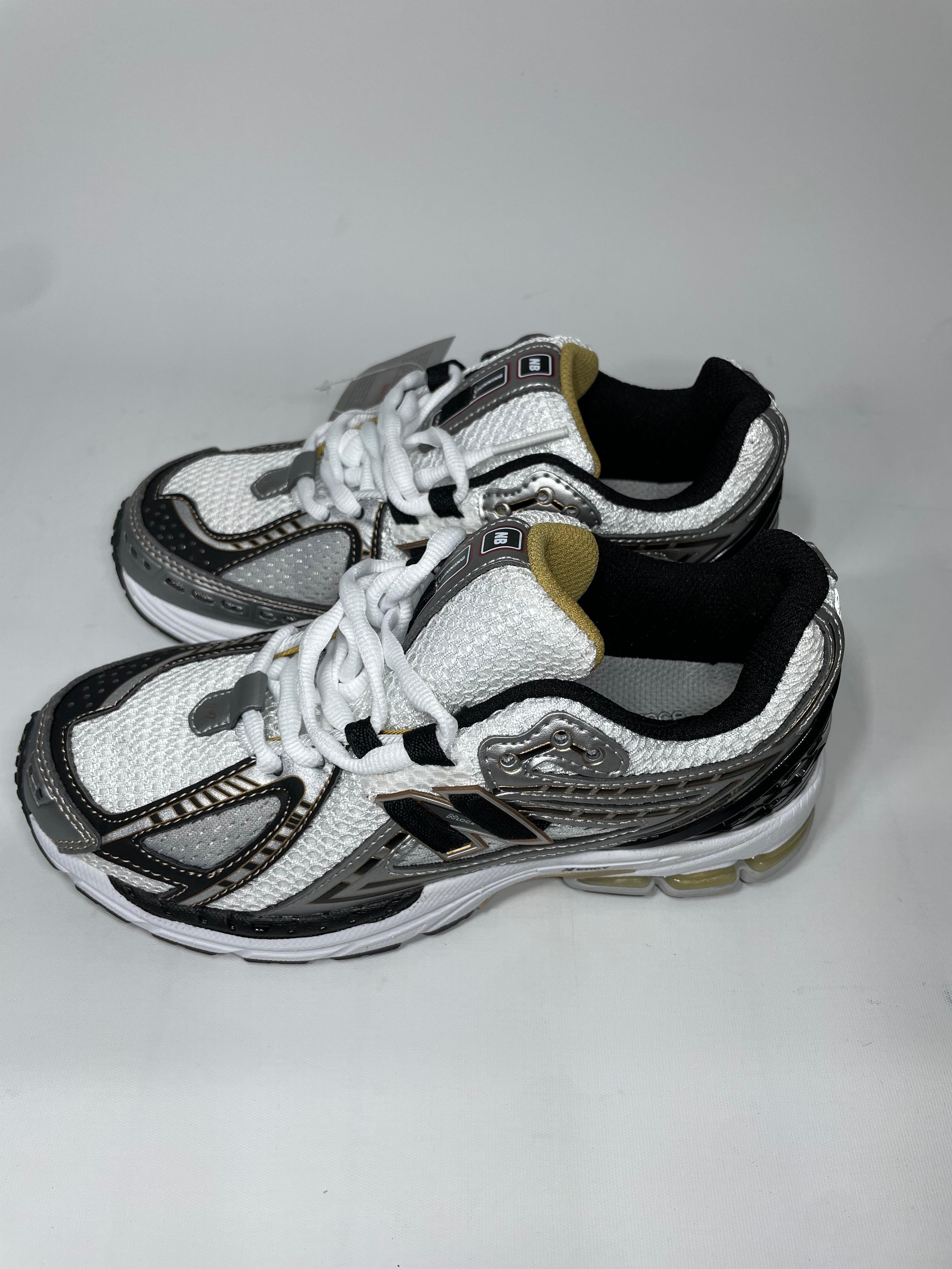 Nb 1906