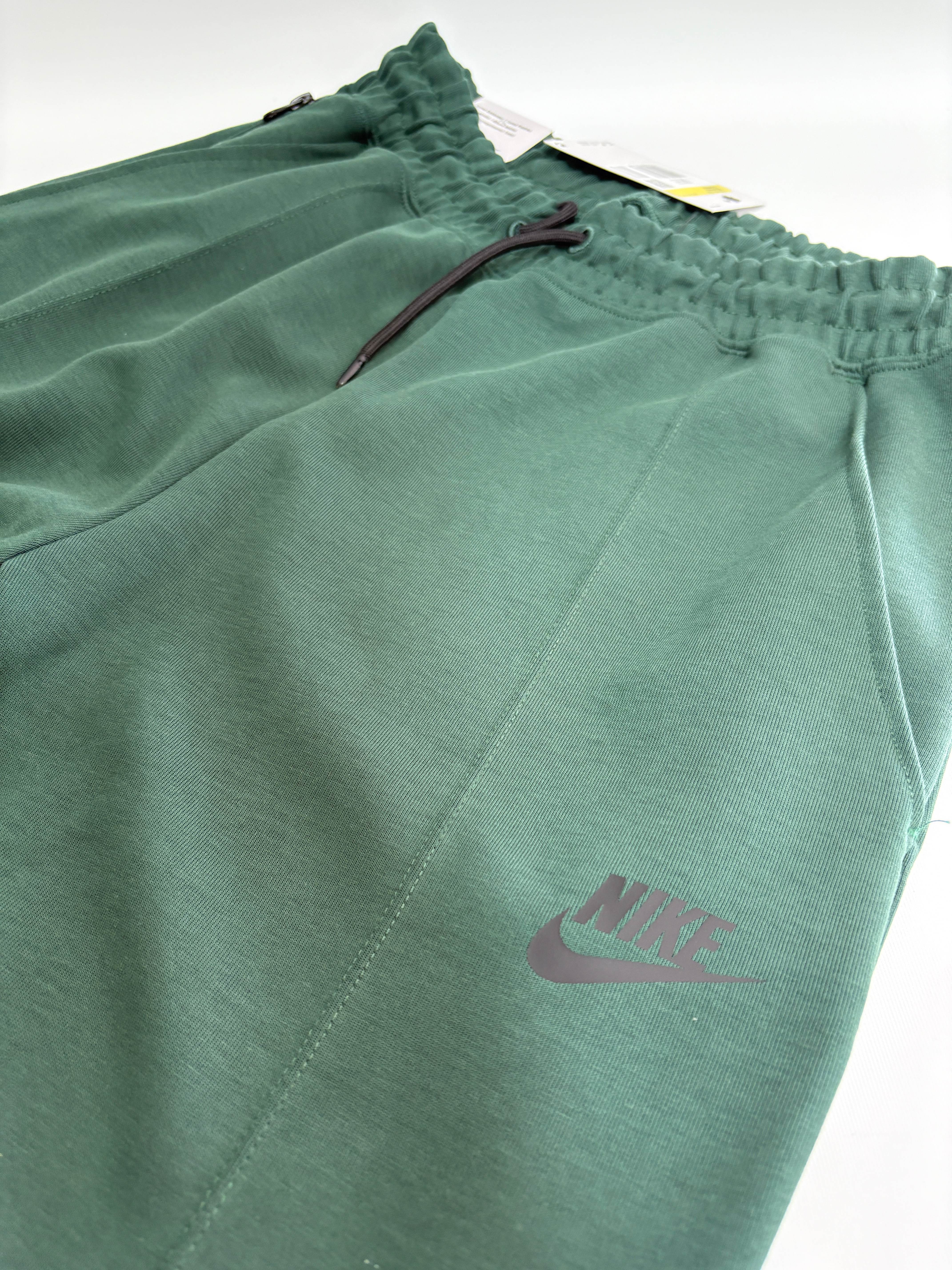 Nike Sportswear Tech Fleece Mid-Rise SS25 Kadın Eşofman Altı FB8330-010