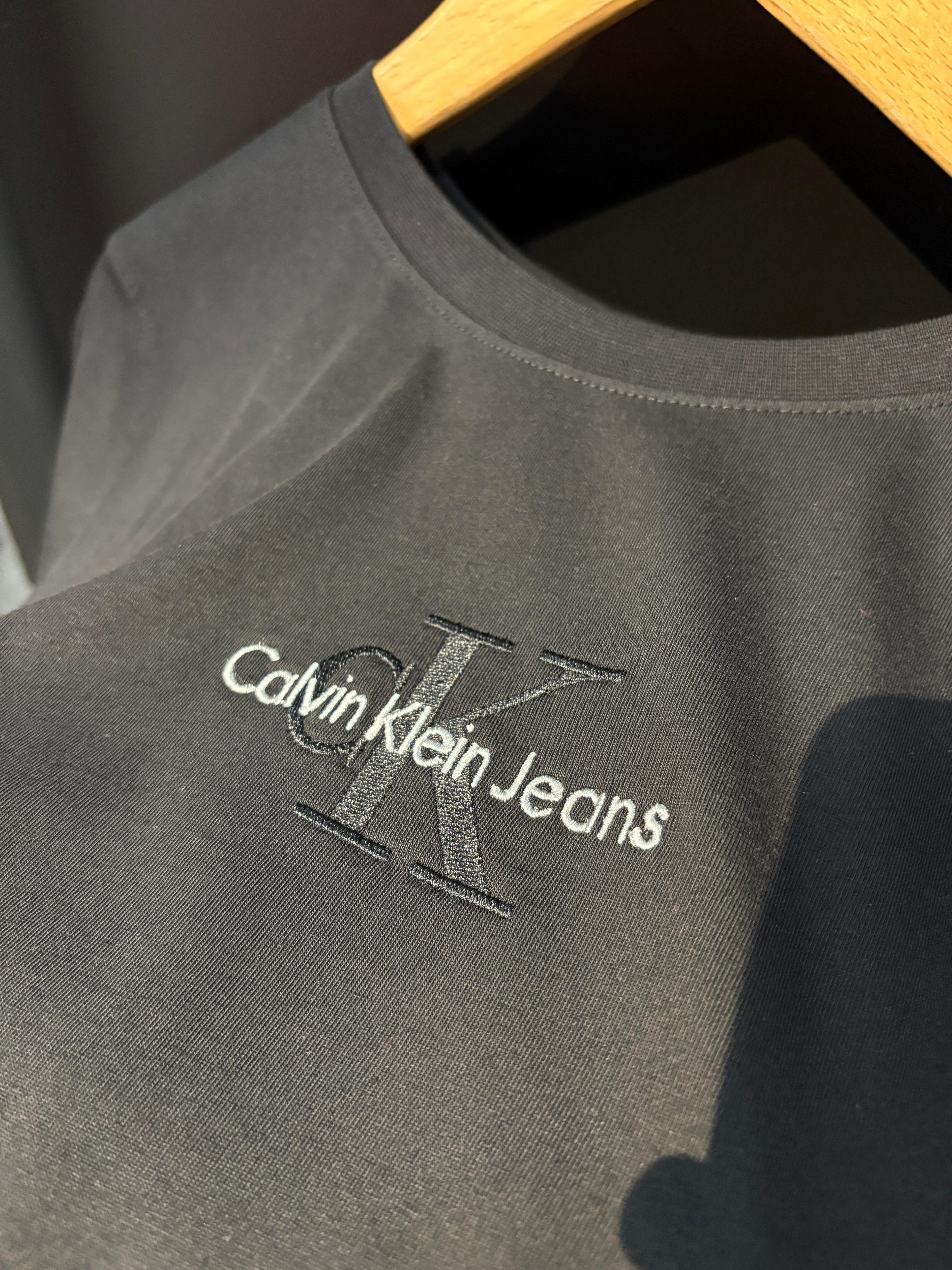 Ck Kadın Slim Monogram Tişört Code:Qbes29