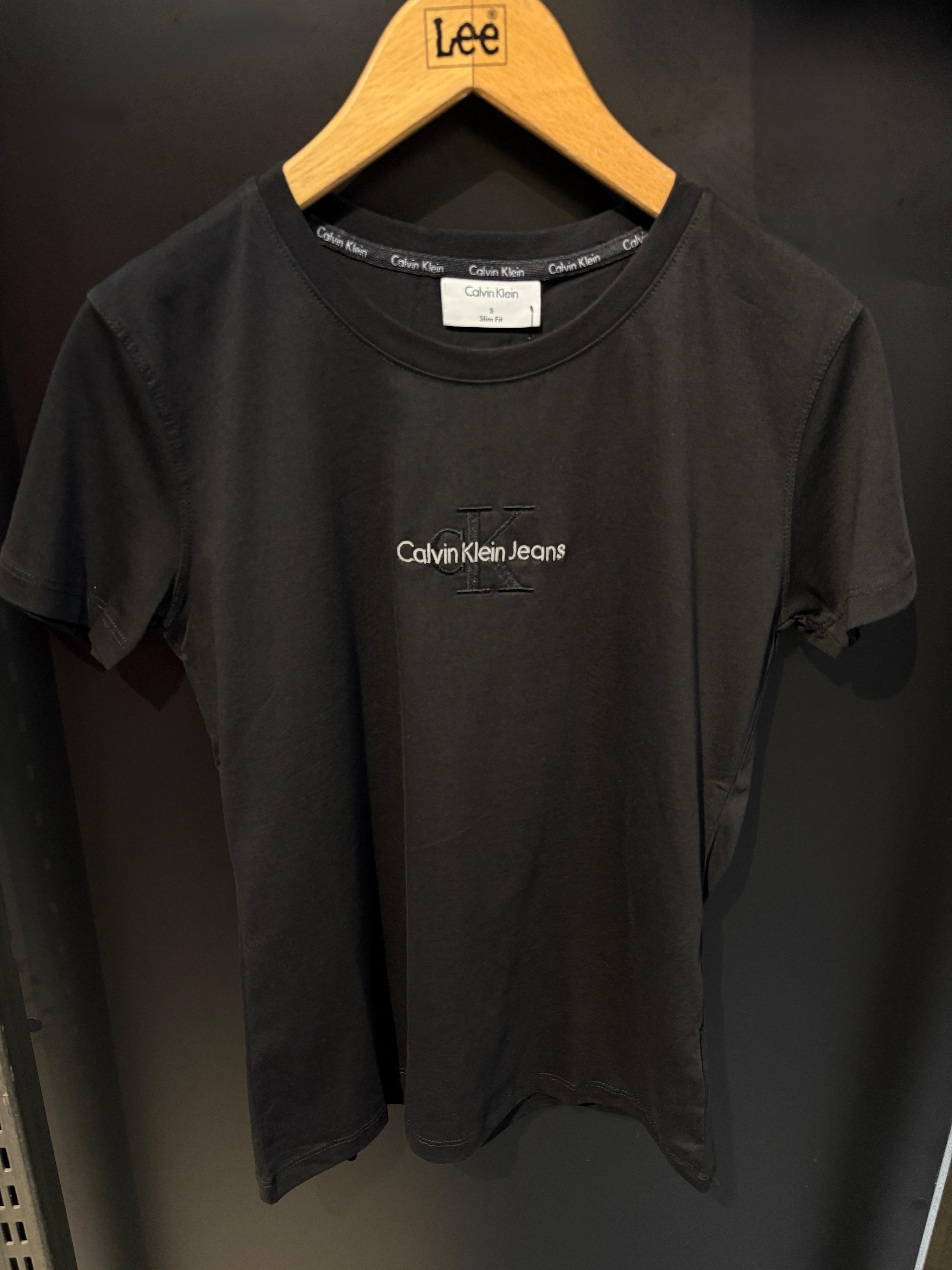 Ck Kadın Slim Monogram Tişört Code:Qbes29