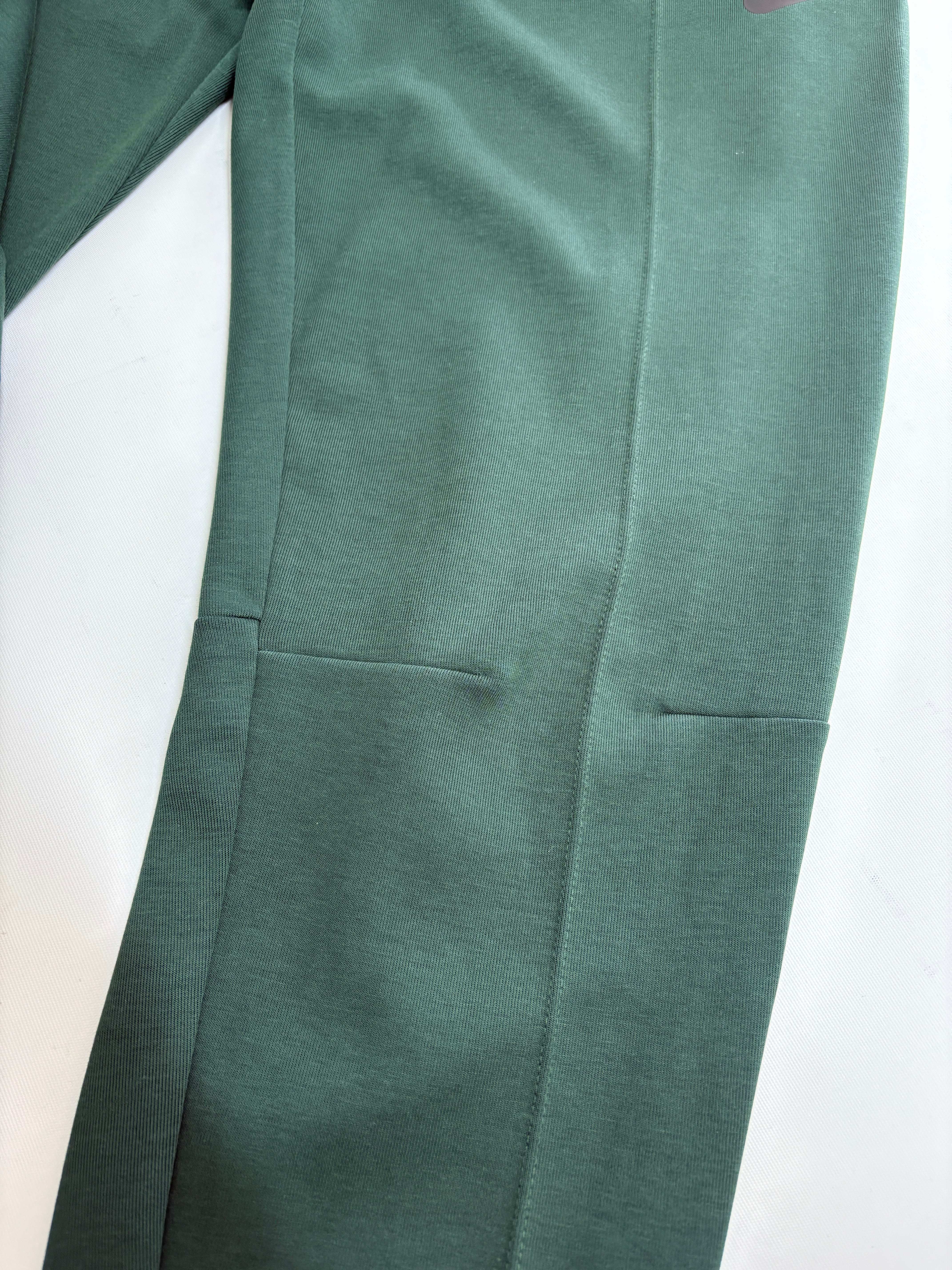 Nike Sportswear Tech Fleece Mid-Rise SS25 Kadın Eşofman Altı FB8330-010