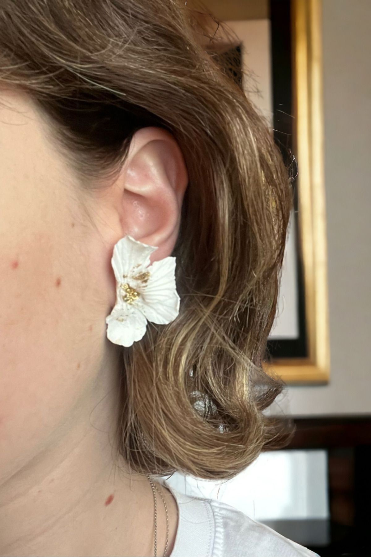 Floral Konsept Beyaz Yarım Daisy Küpe