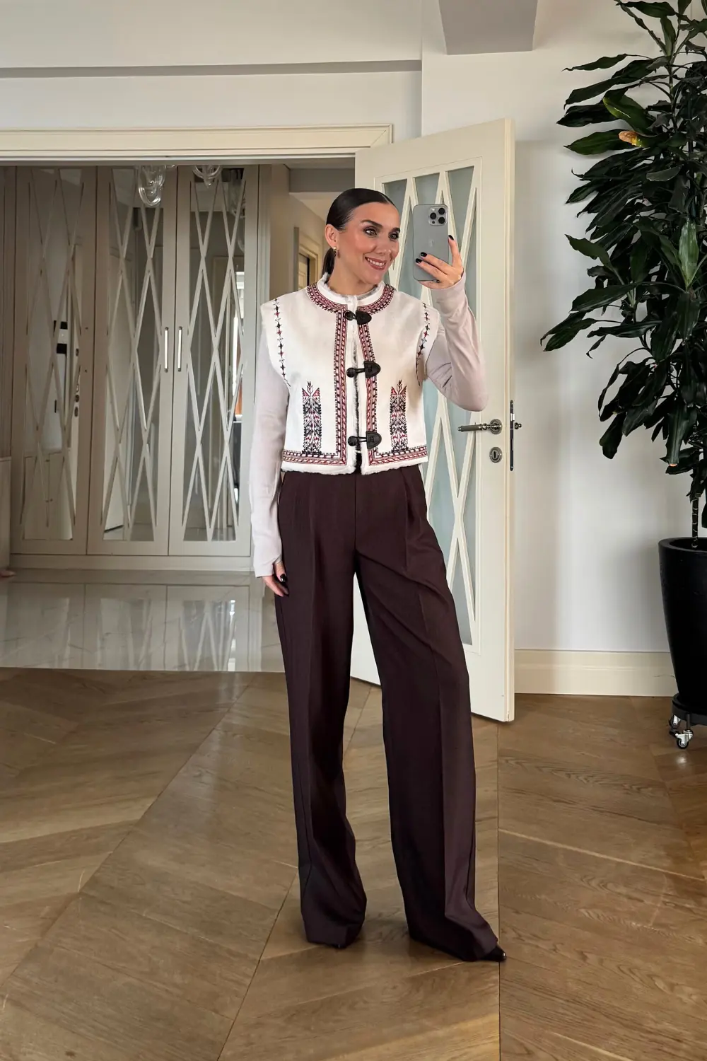 Nakışlı Suni Süet Kadın Yelek