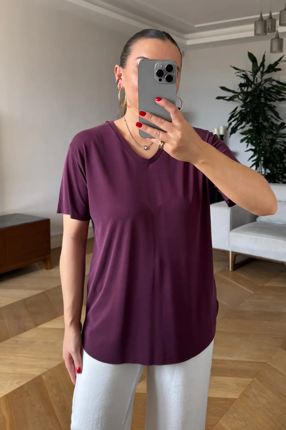 V Yaka Kadın Tişört