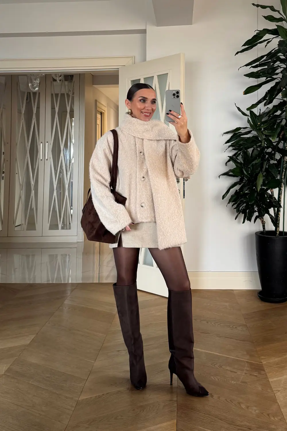 Atkı Detaylı  Düğmeli Kadın Ceket