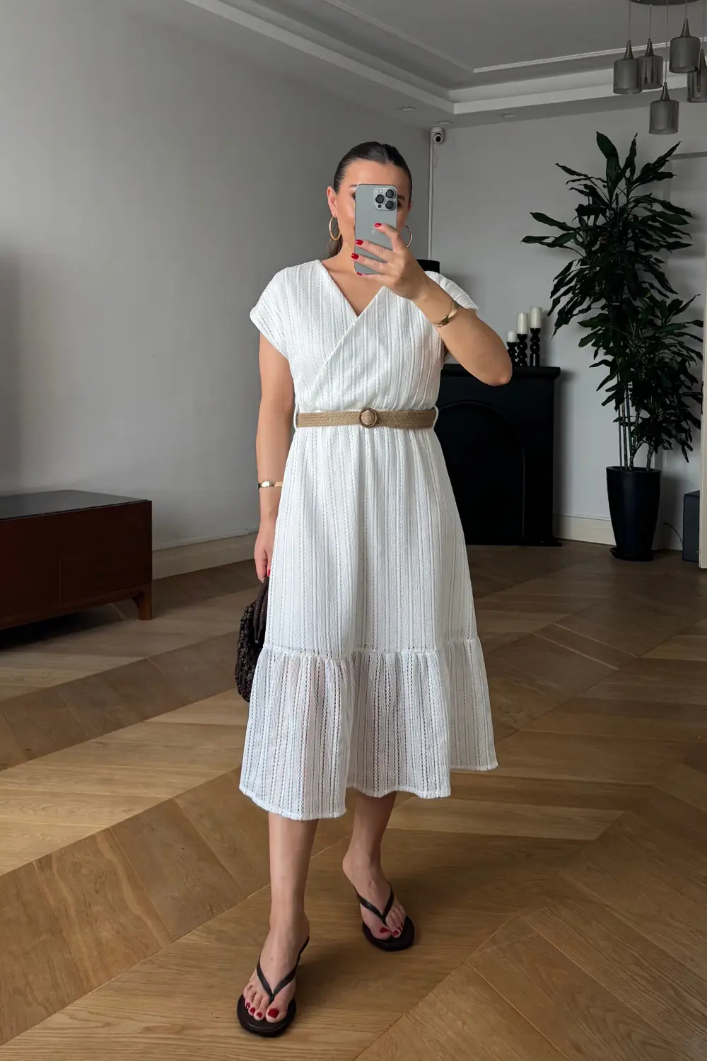 Güpür Desenli Kruvaze Yaka Midi Elbise