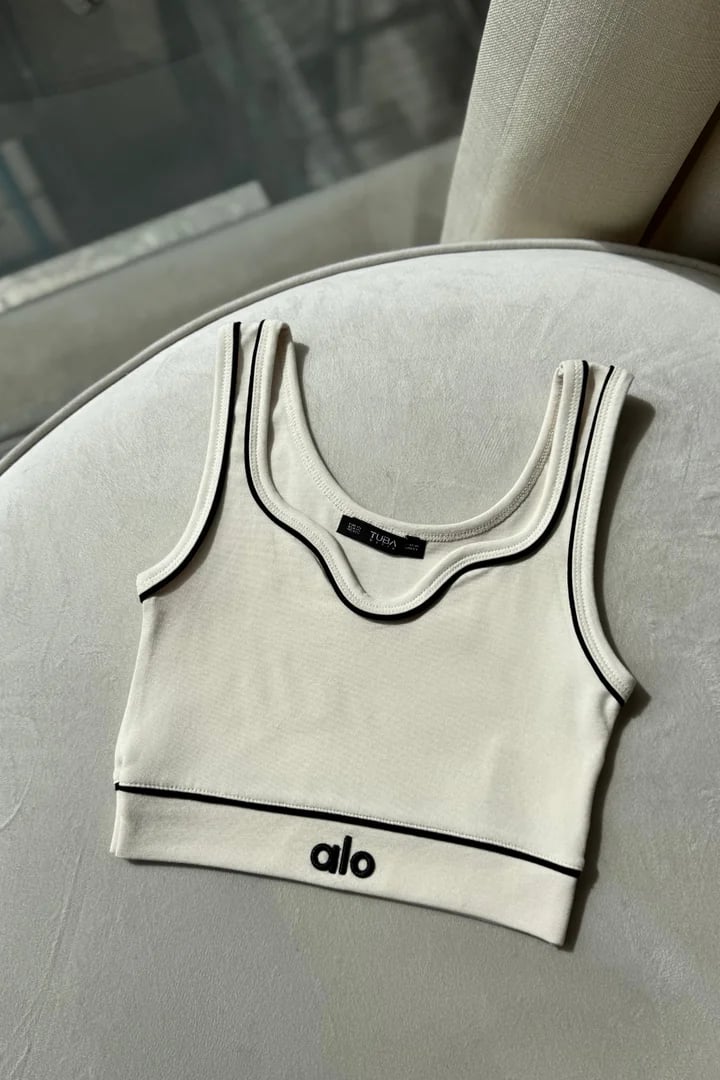 Kalp Yaka Askılı Crop