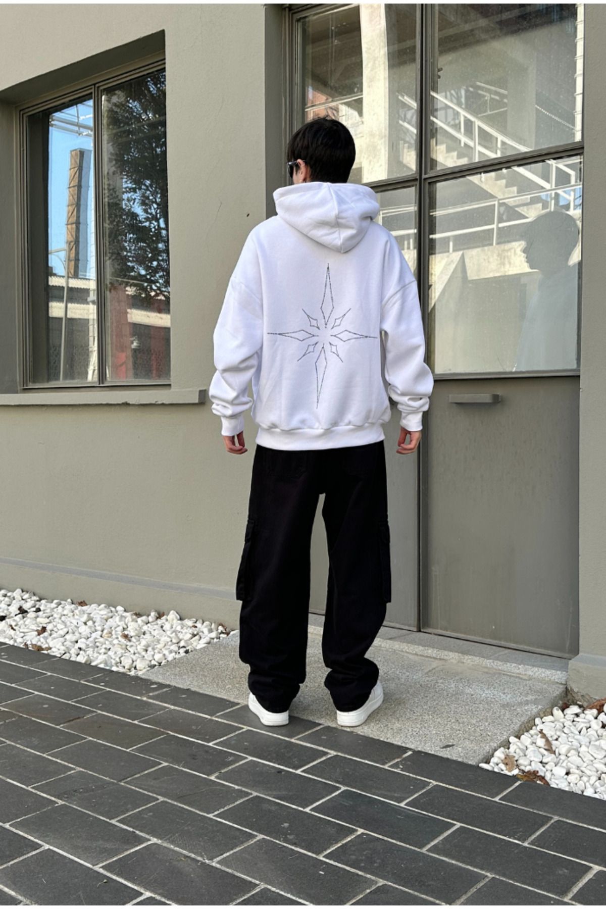Taş Baskılı Beyaz Oversize Hoodie