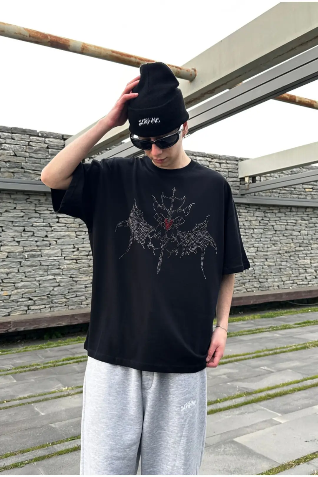 Taş Baskılı Siyah Oversize T-shirt