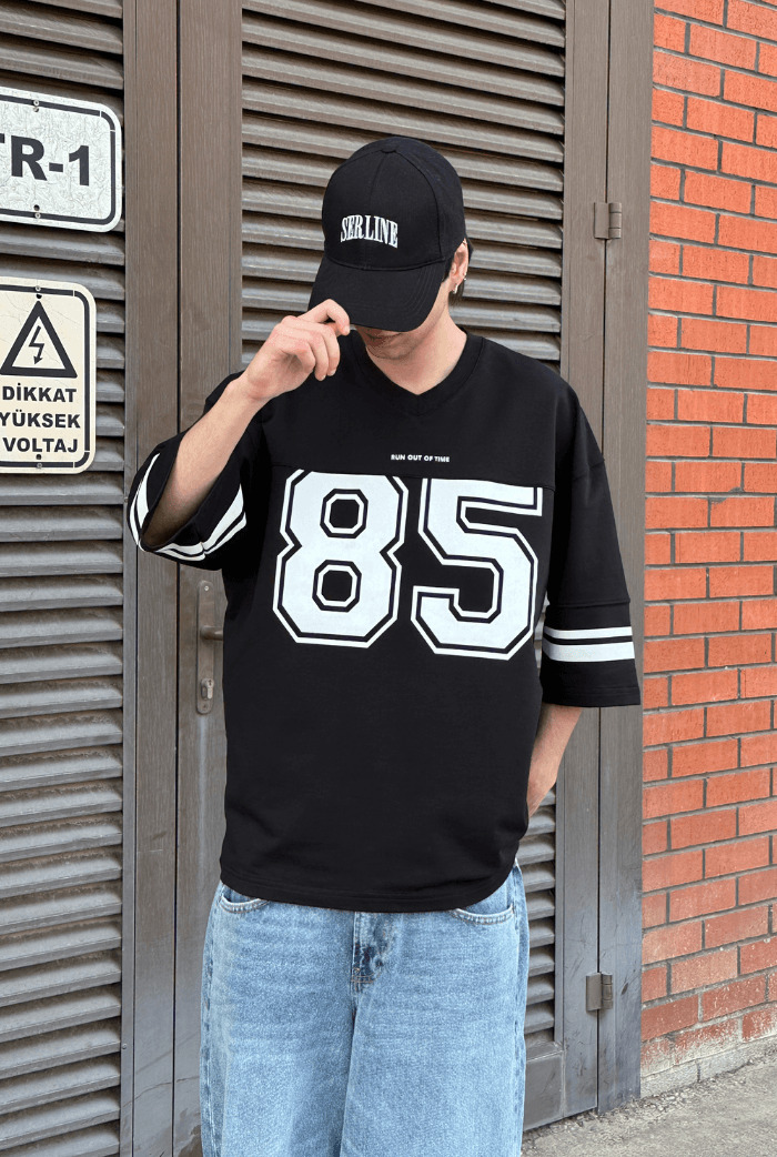 85 Baskılı V Yaka Oversize Premium Tişört