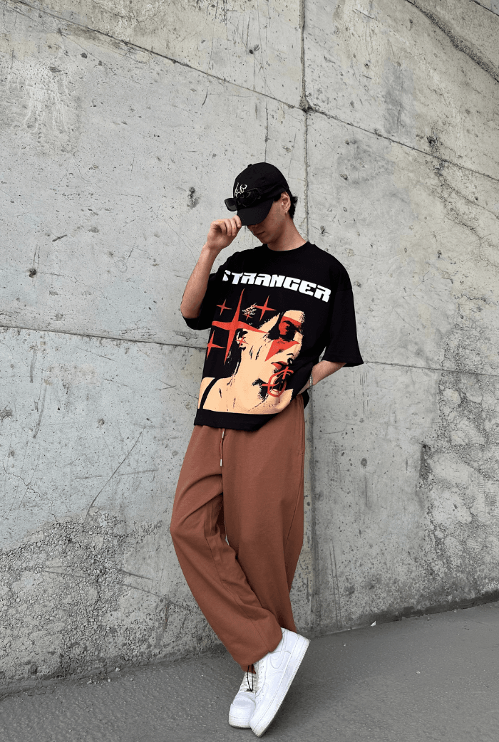 Stranger Baskılı Siyah Oversize T-shirt