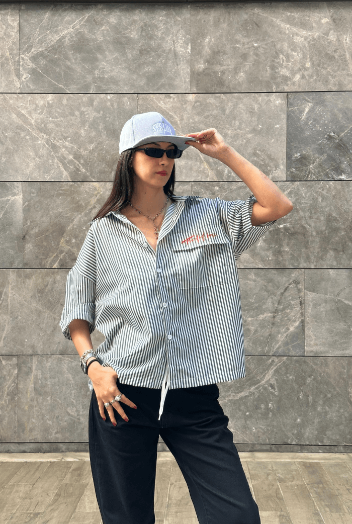 Premium Oversize Çizgili Nakışlı Gömlek