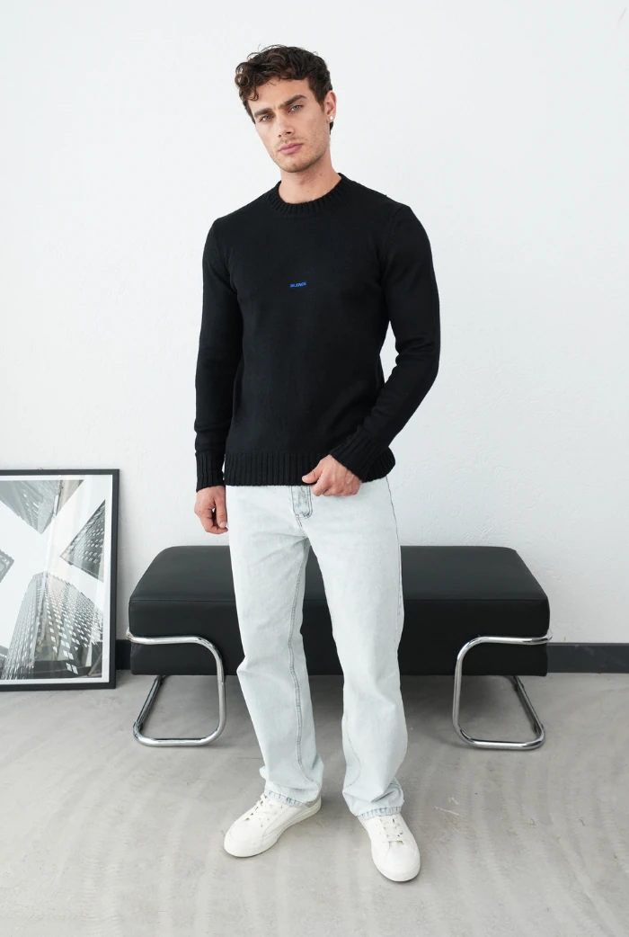 SILENCE Minimal Nakış Detaylı Kazak