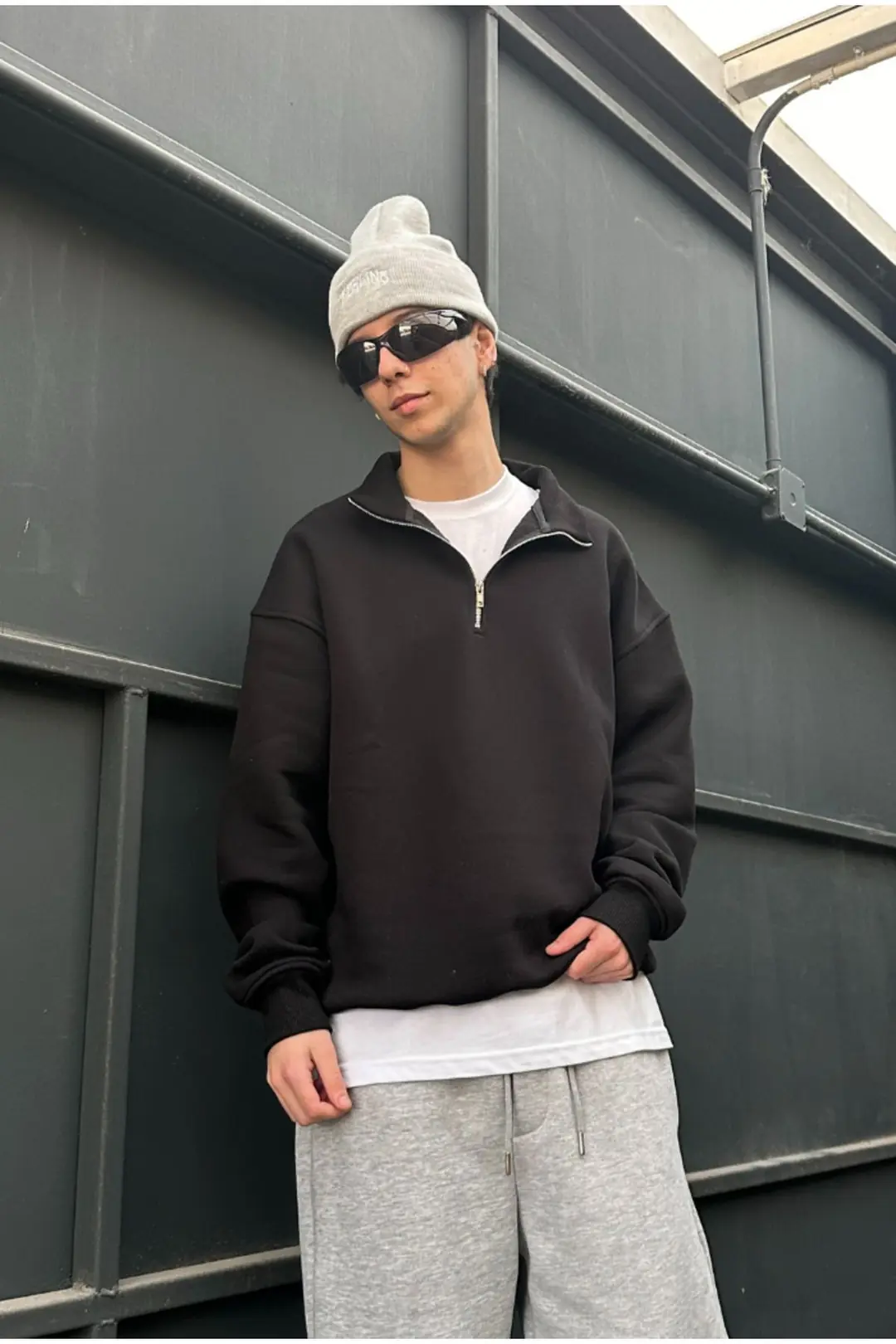 Basic Fermuarlı Siyah Oversize Sweatshirt