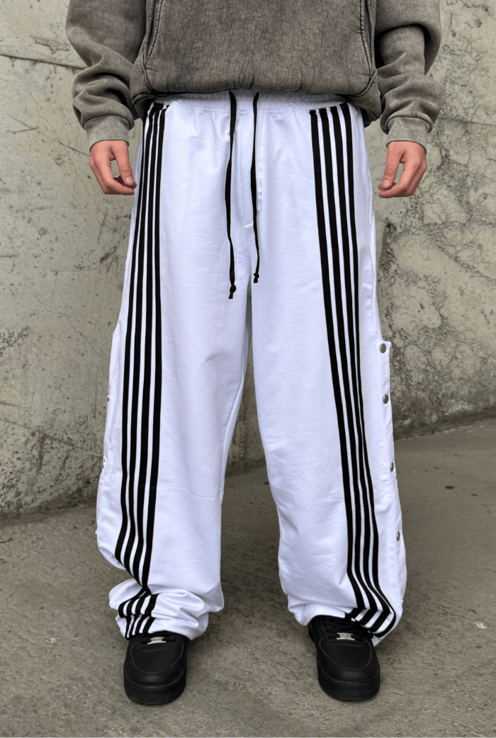 Çizgili Düğme Detaylı Baggy Eşofman - Beyaz
