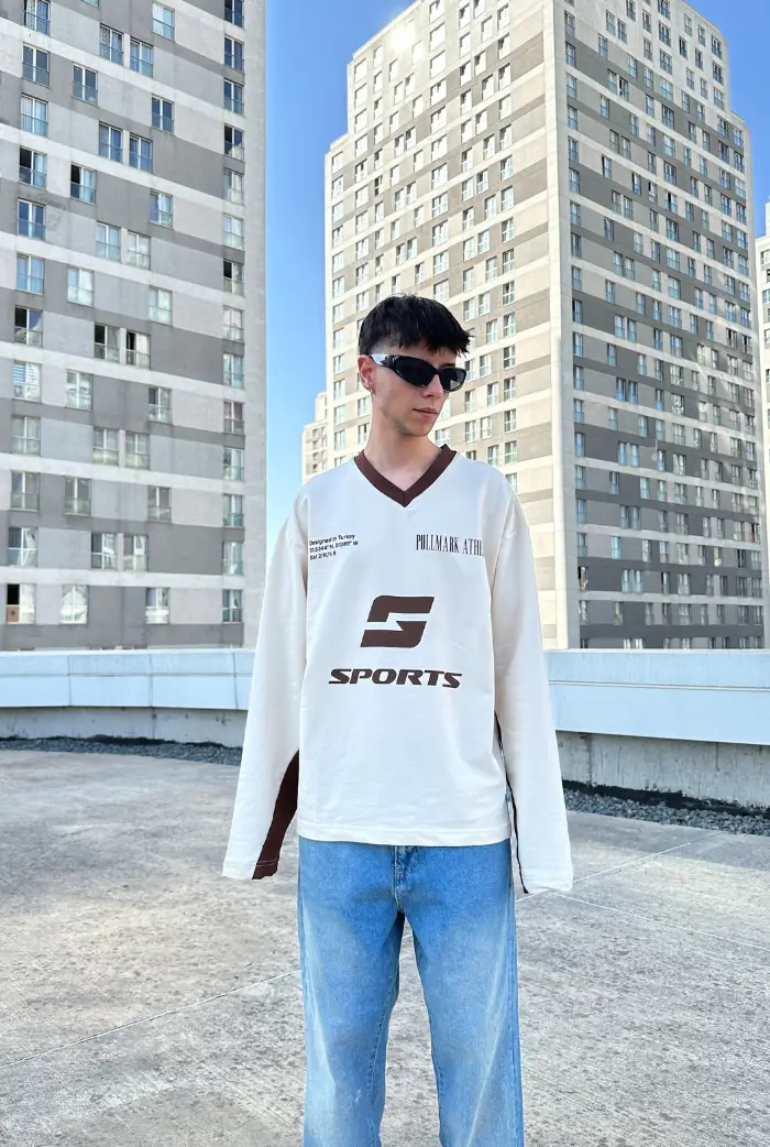Oversize V Yaka Baskılı Sweat