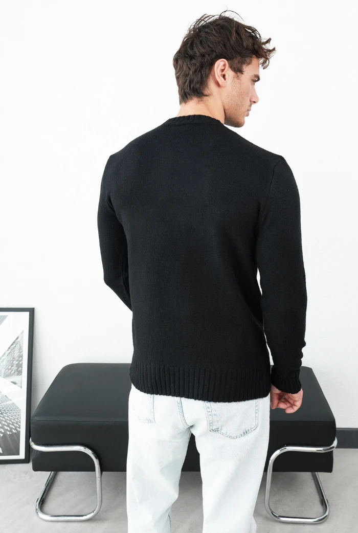 SILENCE Minimal Nakış Detaylı Kazak