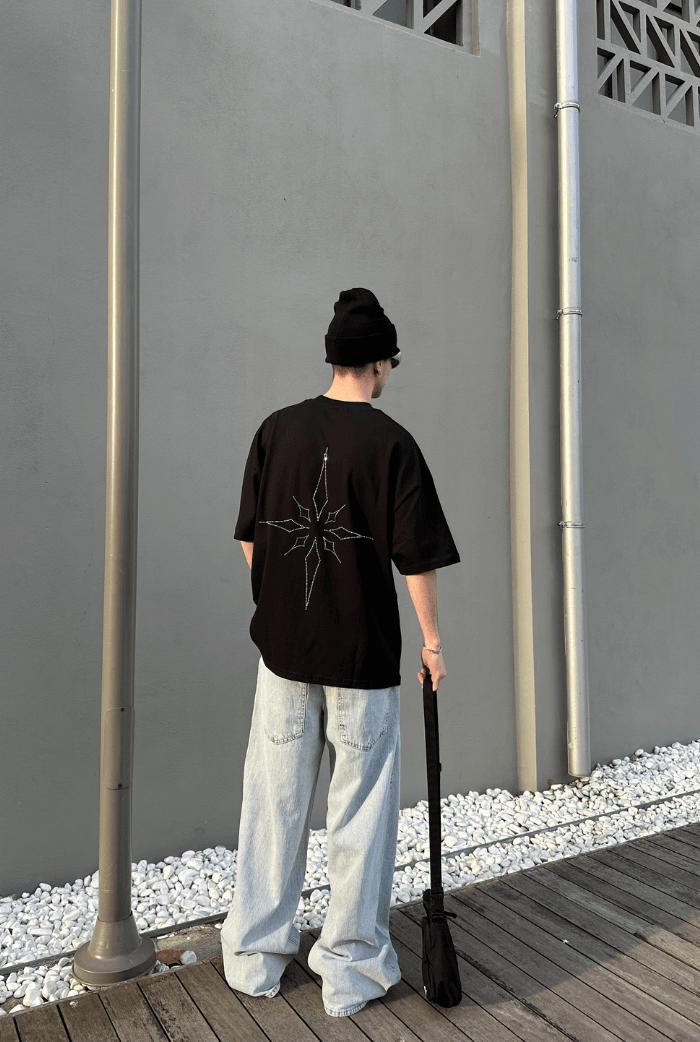 Taş Baskılı Siyah Oversize T-shirt