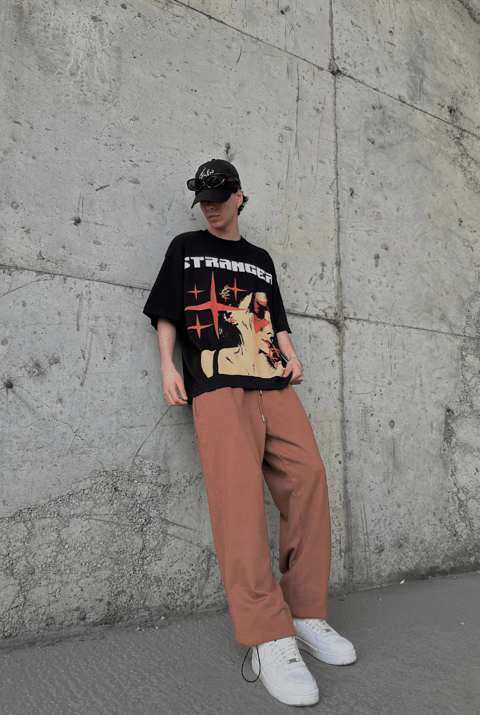 Stranger Baskılı Siyah Oversize T-shirt