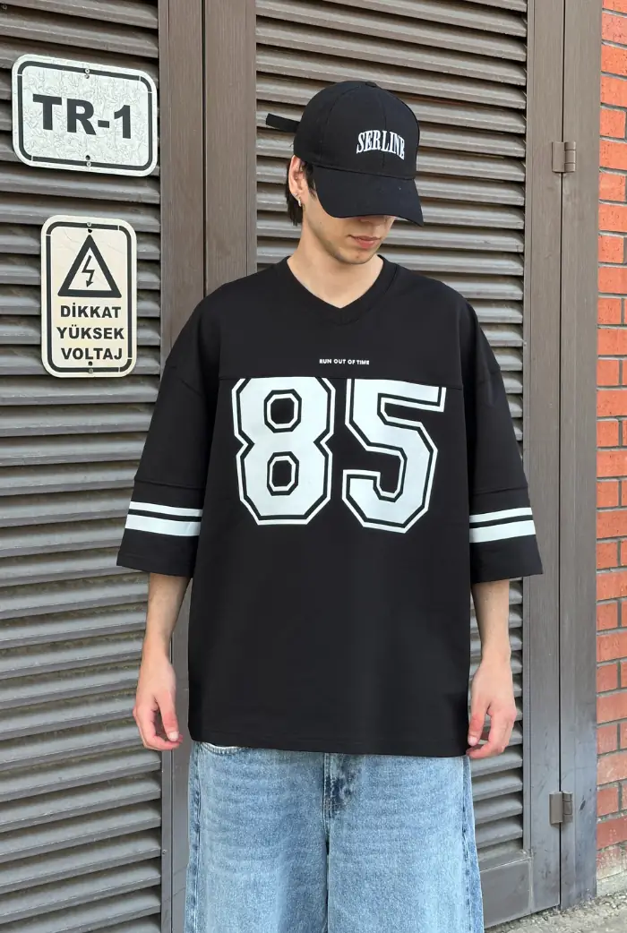 85 Baskılı V Yaka Oversize Premium Tişört