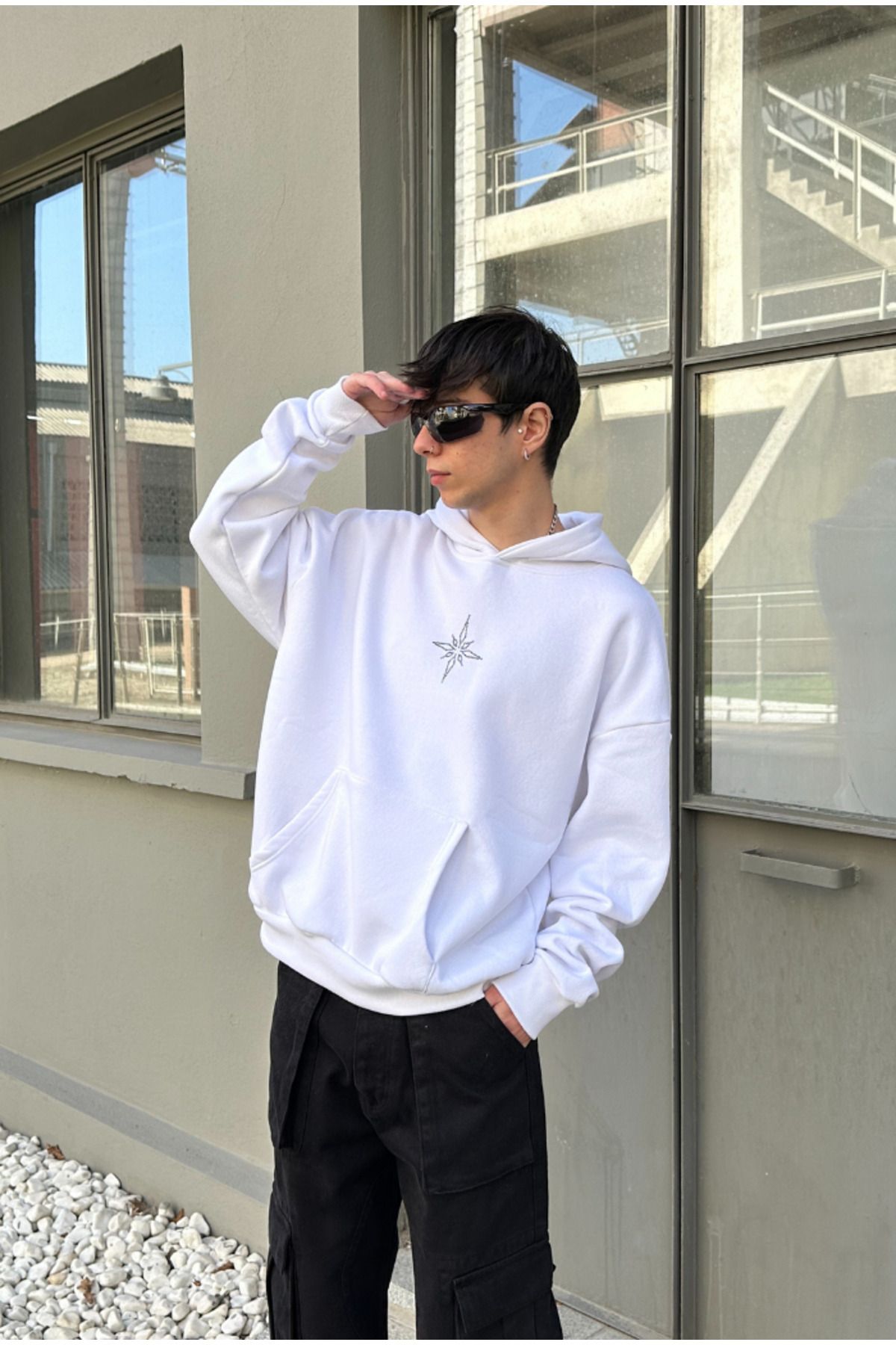 Taş Baskılı Beyaz Oversize Hoodie