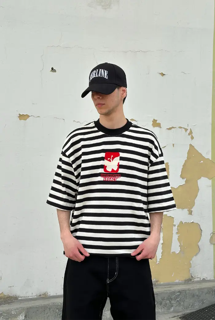 Unfinished Legacy Nakışlı Çizgili Oversize T-shirt