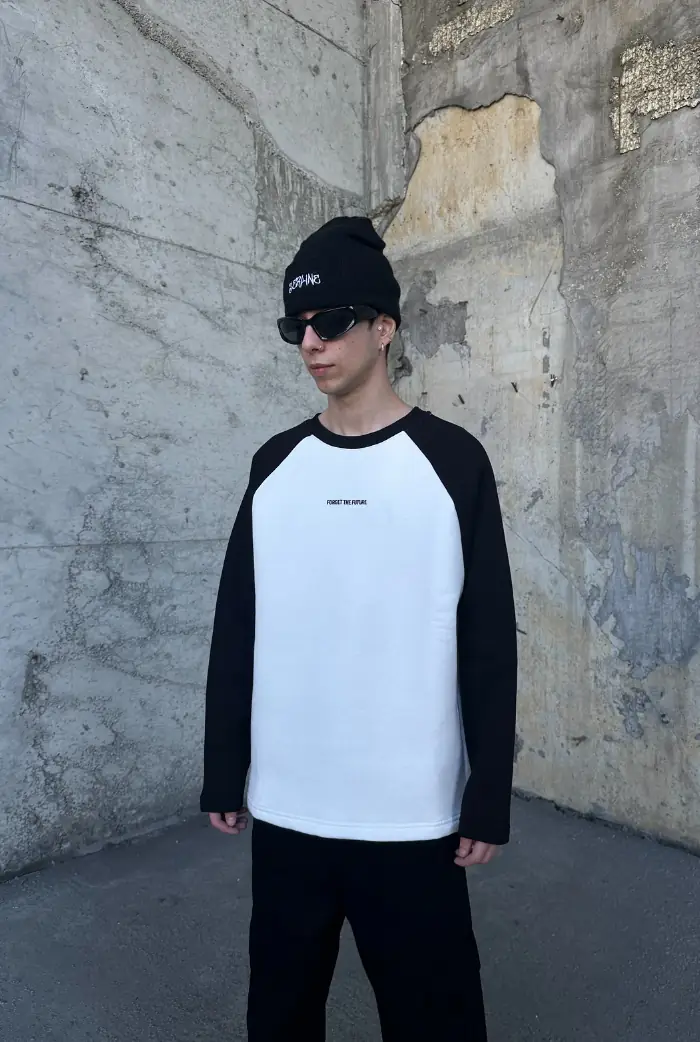 Forget The Future  Kolu Parçalı Nakışlı Sweatshirt