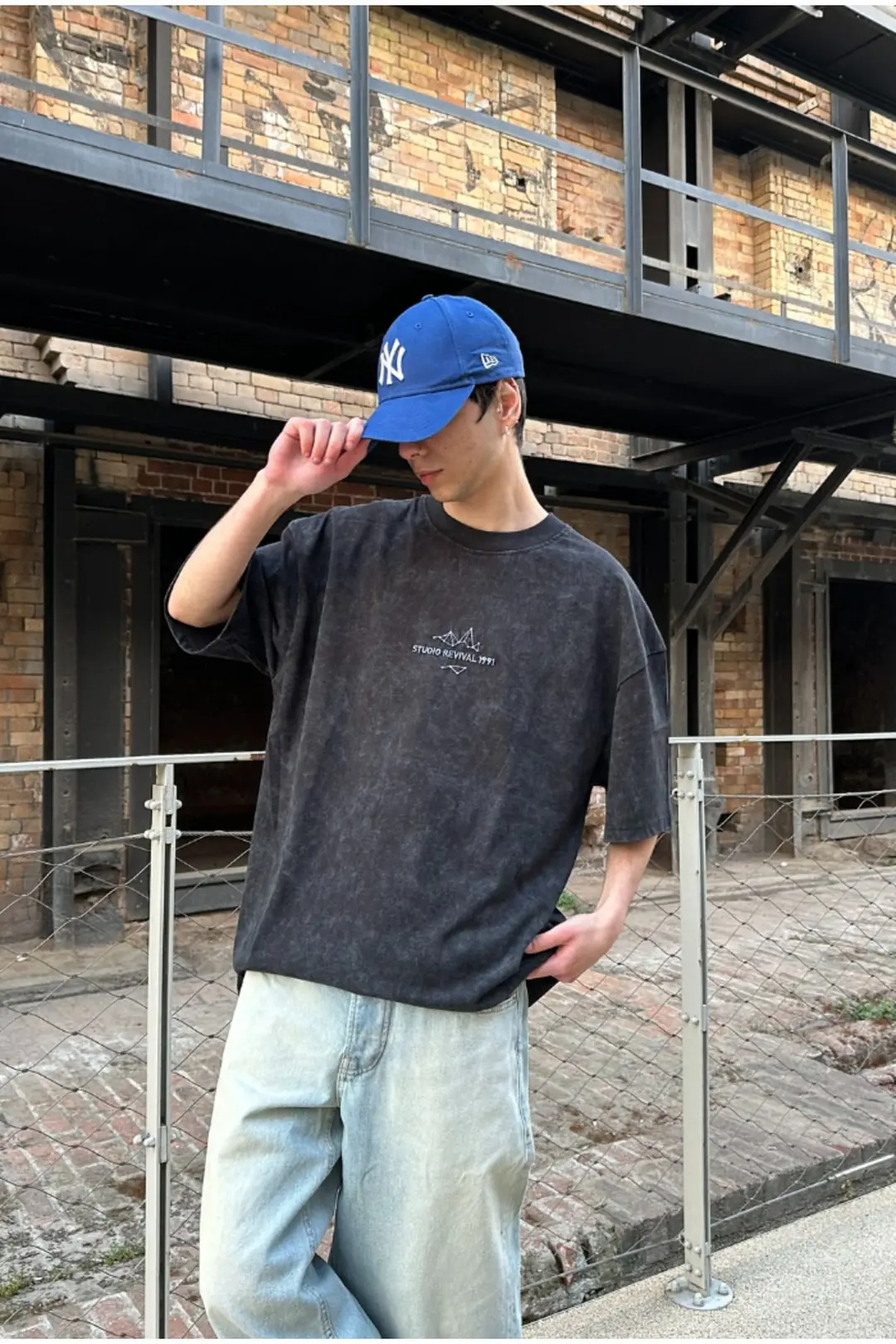 Acid Wash Minimal Nakış Baskılı Oversize T-shirt