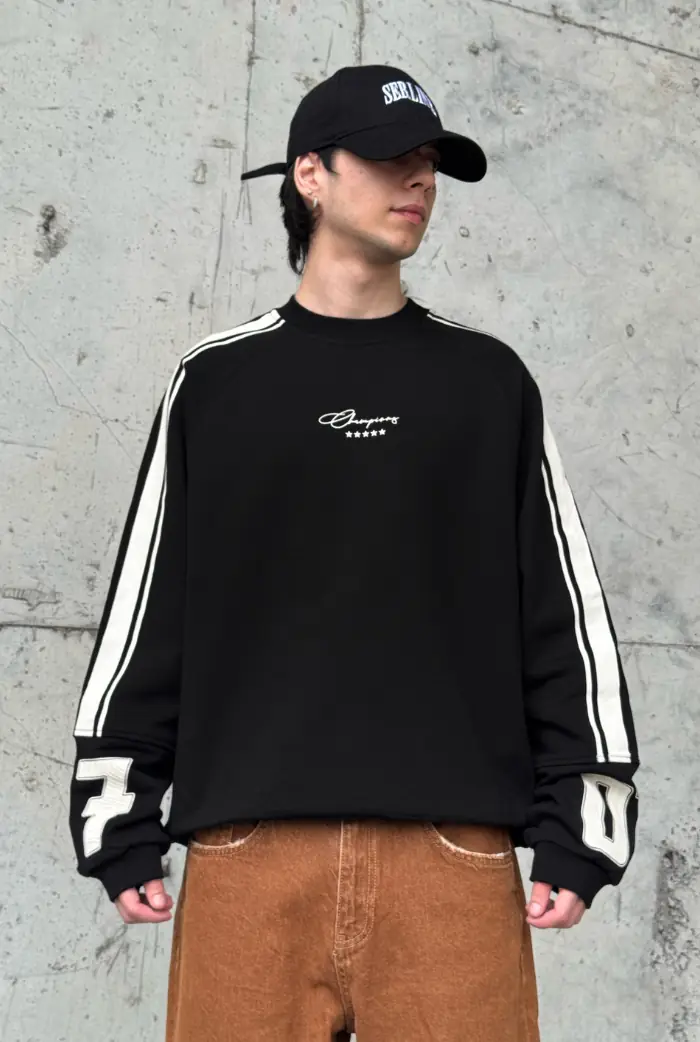 07 Kollar Şerit Detaylı Oversize Sweatshirt